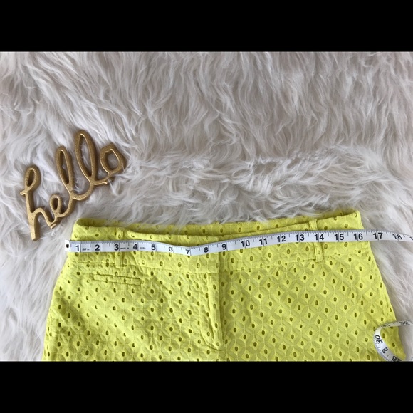 Ann Taylor LOFT Riviera Yellow Eyelet Shorts SZ 6 - Picture 6 of 7